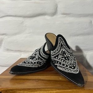 Donald J Pliner Jules Embroidered Western Style Mule